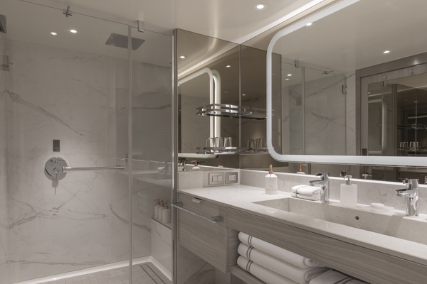 Silversea Silver Nova - Veranda Suite 8, ©Silversea Cruises Ltd.jpg